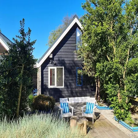 בית נופש With Large Terrace *