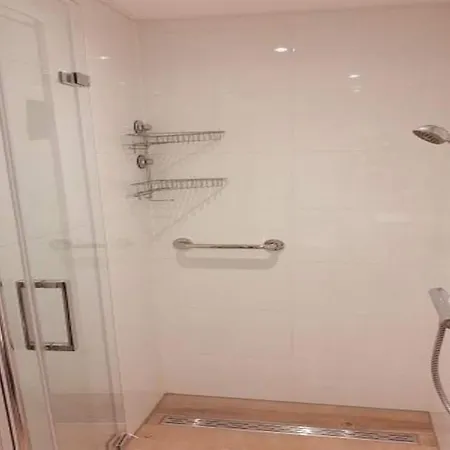 With Large Terrace בית נופש *